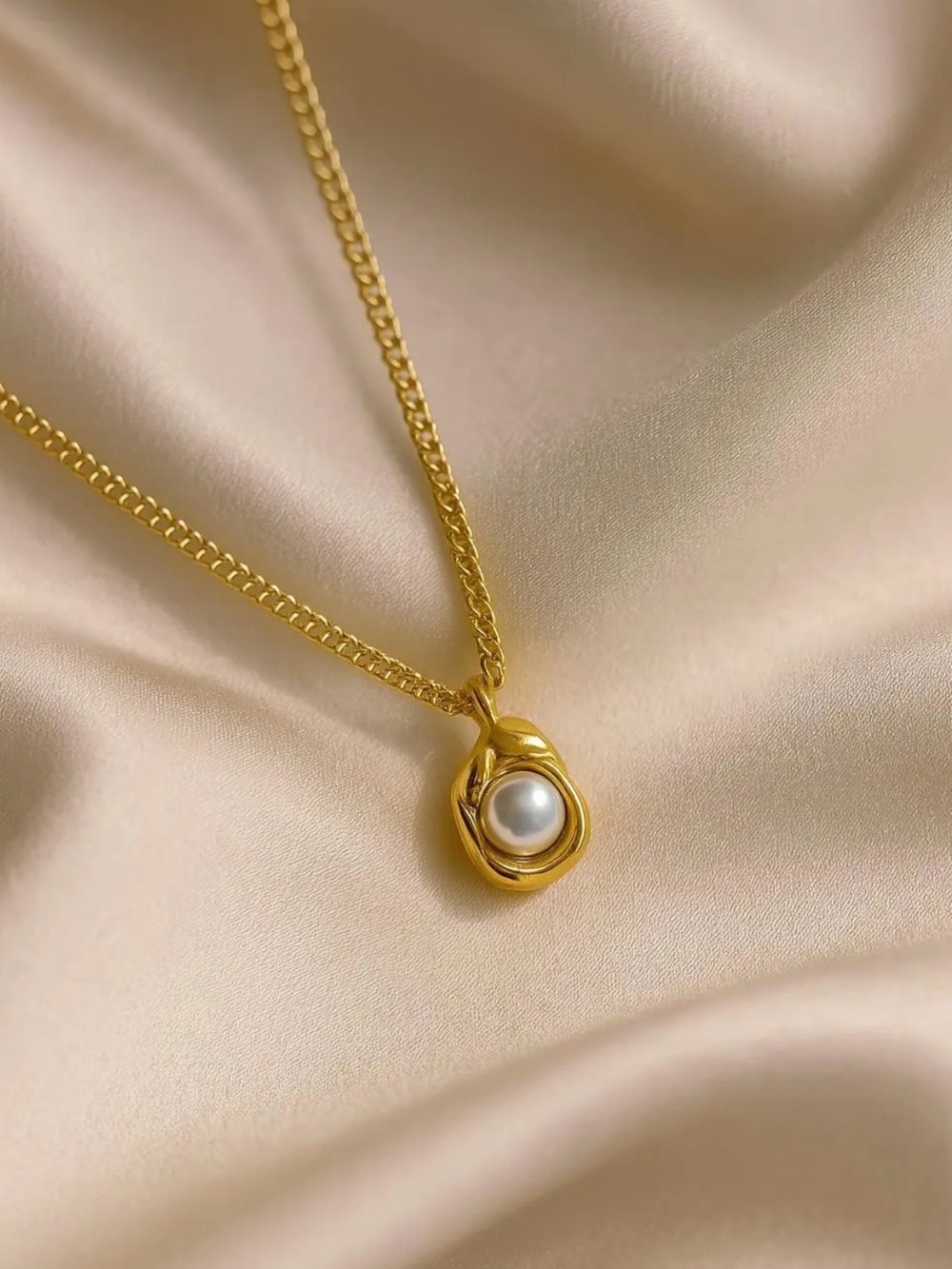 Gold Pearl Pendant Necklace Stainless Steel